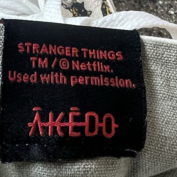 Akedo x Stranger Things Hellfire Club White Mid Top Sneaker Men US 12 EU 45 Shoe - Picture 11 of 12